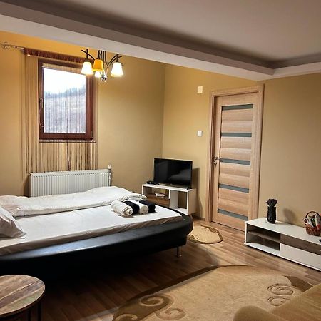 Colț de rai Apartment Resita Exterior foto