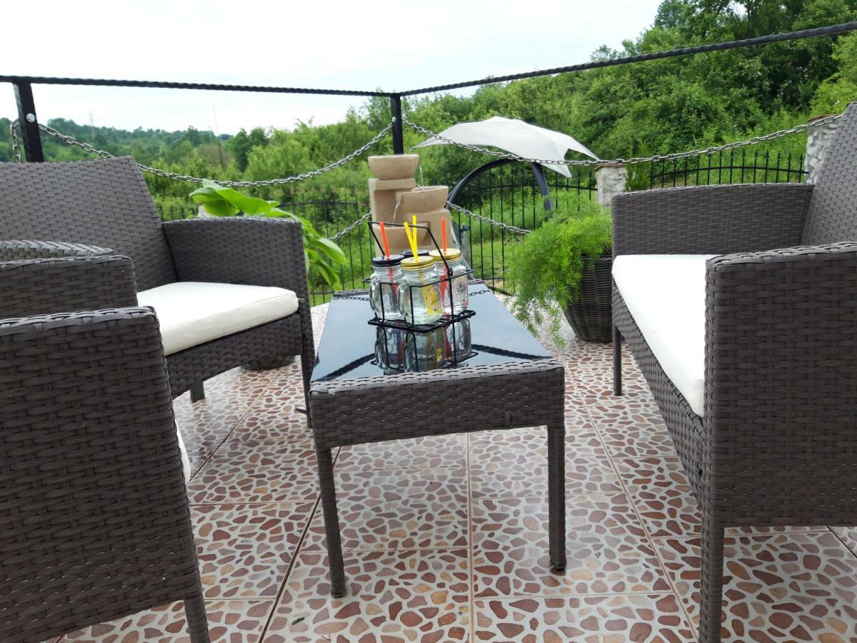 Colț de rai Apartment Resita Exterior foto